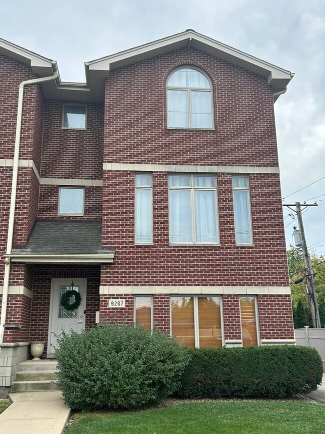 Primary Photo - 9207 Gerritsen Ave