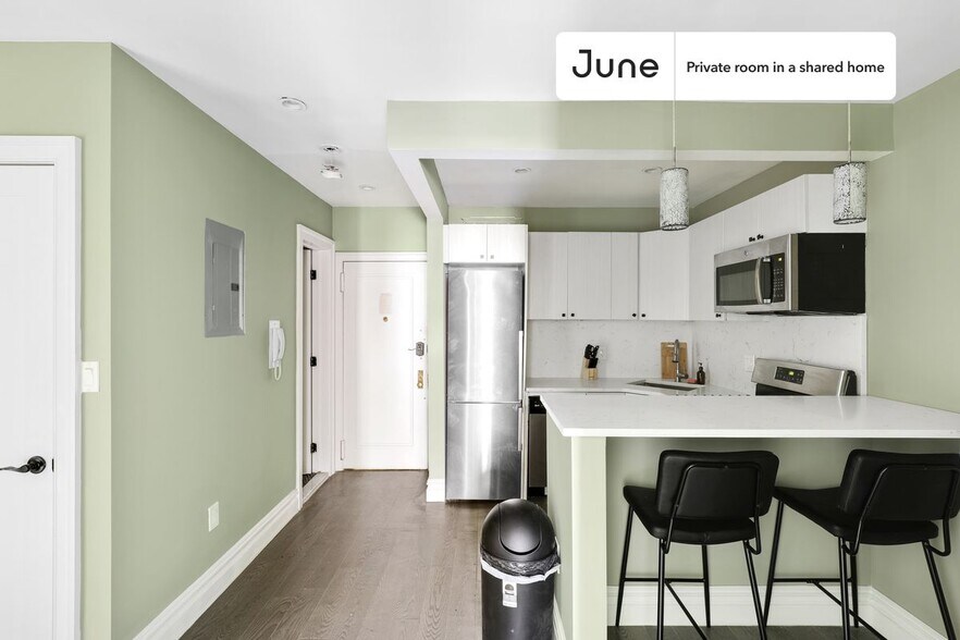 Building Photo - Room in Shared 3 bed/2 bath home