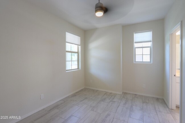 Building Photo - 1665 E Dogwood Ln