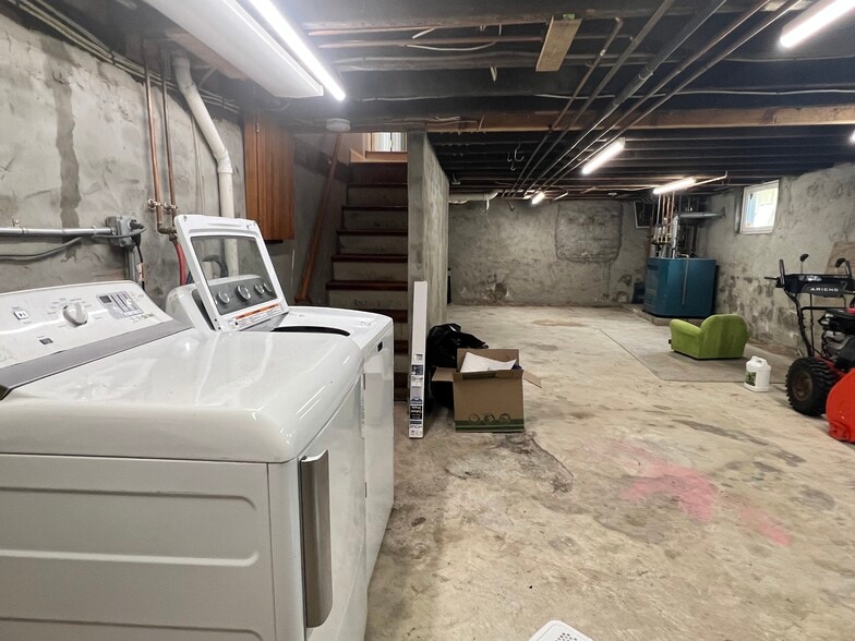 Building Photo - 37 Winchester St