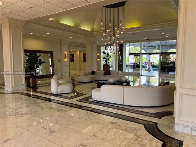 Building Photo - 5600 Collins Ave