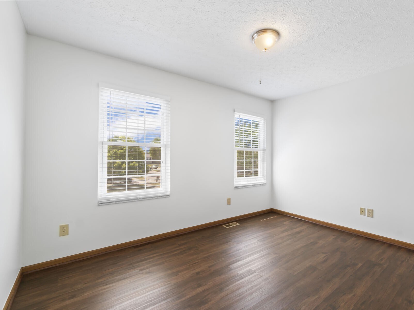 Building Photo - 2236 Golden Meadows St