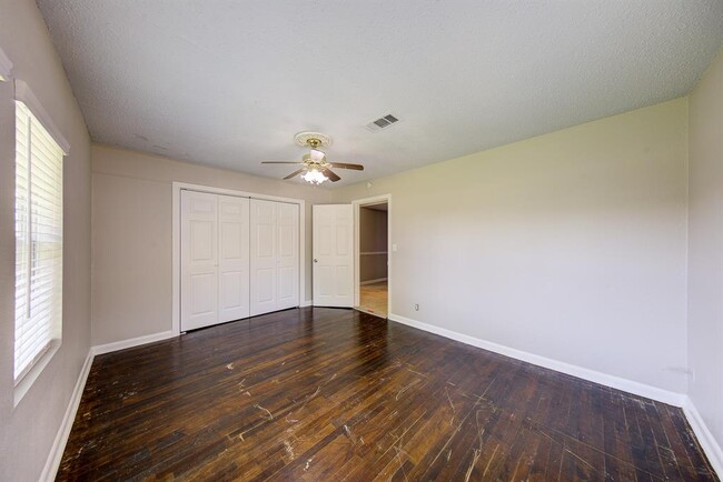 Building Photo - 969 S Walker St
