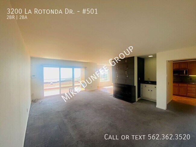 Building Photo - 3200 La Rotonda Dr