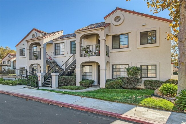 Primary Photo - Spacious 1-Bedroom Condo with Modern Comfo...