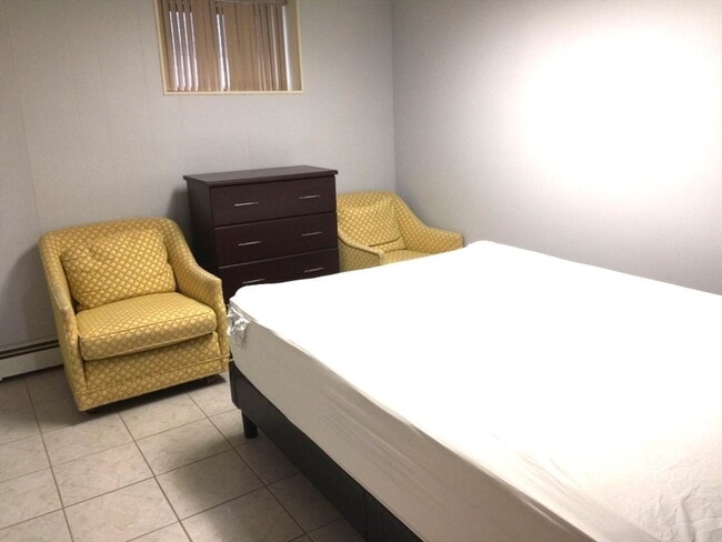 Building Photo - 11 Walnut Hill Rd