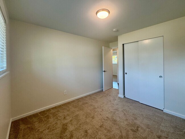 Building Photo - Newley Renovated Four-Bedroom Home