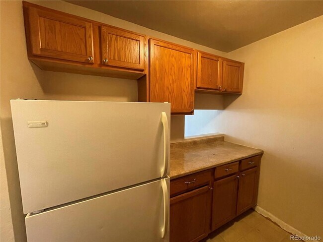 Building Photo - 1590 Clinton St