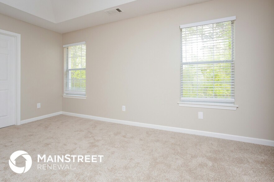 Building Photo - 6411 Hillview Ln