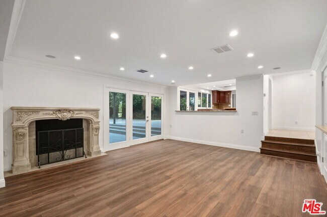 Building Photo - 16541 Park Ln Cir