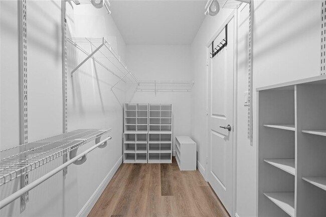 Building Photo - 4048 Veleiros Ave