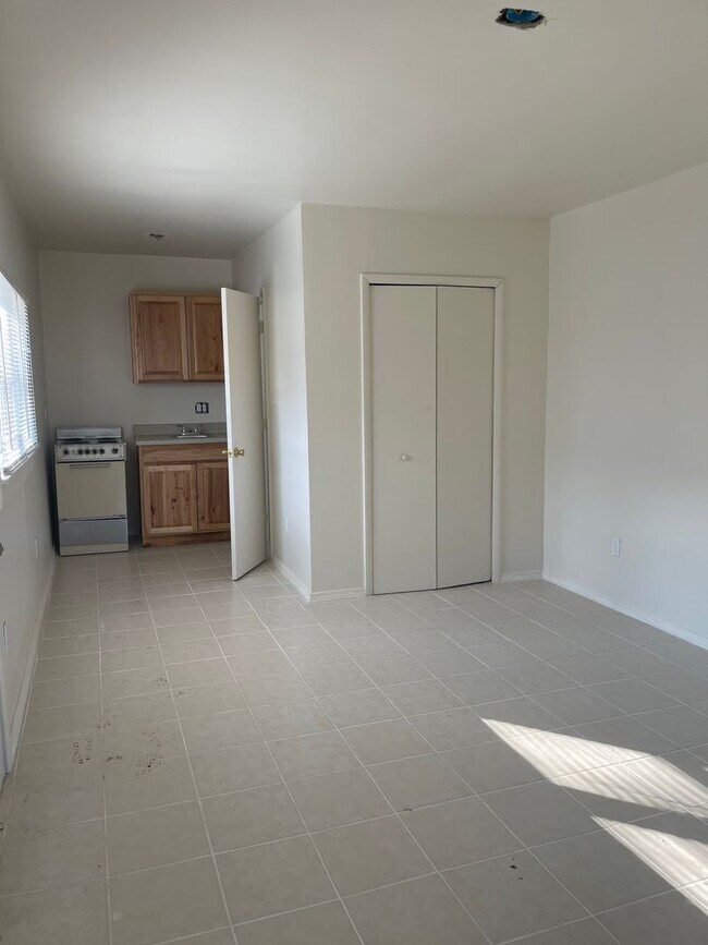 Building Photo - 1107th