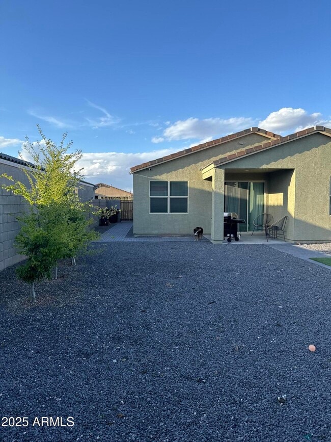 Building Photo - 4625 Stonecrop Dr