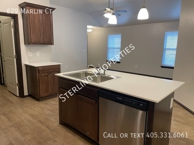 Building Photo - 629 Marlin Ct