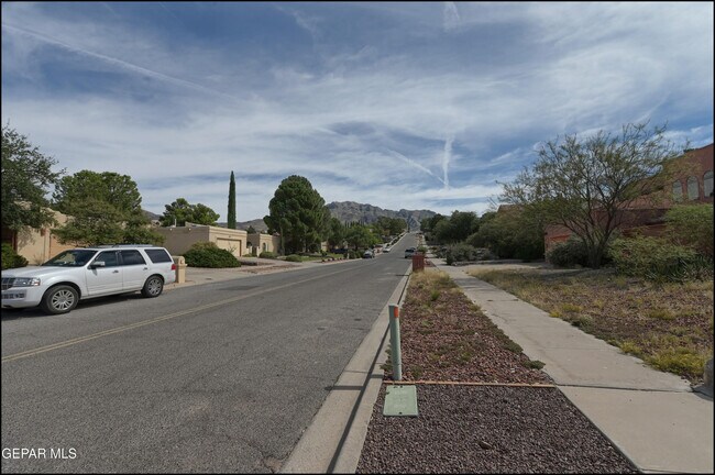 Building Photo - 6412 Via Aventura Dr