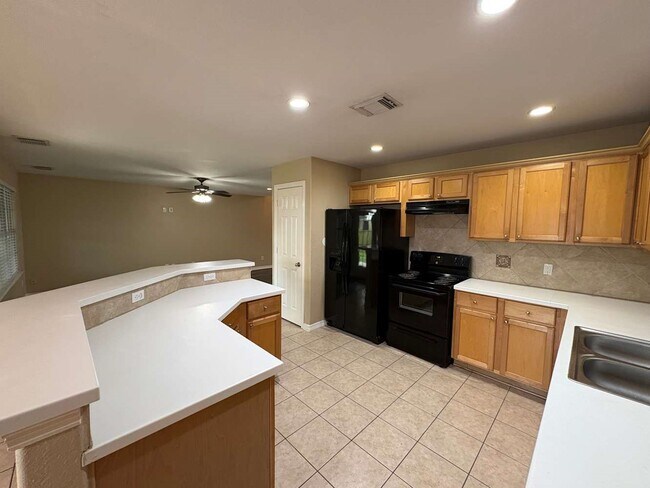 Building Photo - 9139 Prairie Trails Dr