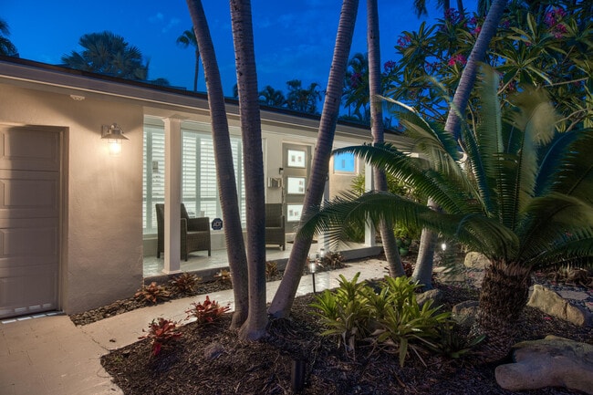 Building Photo - 1733 Coral Gardens Dr