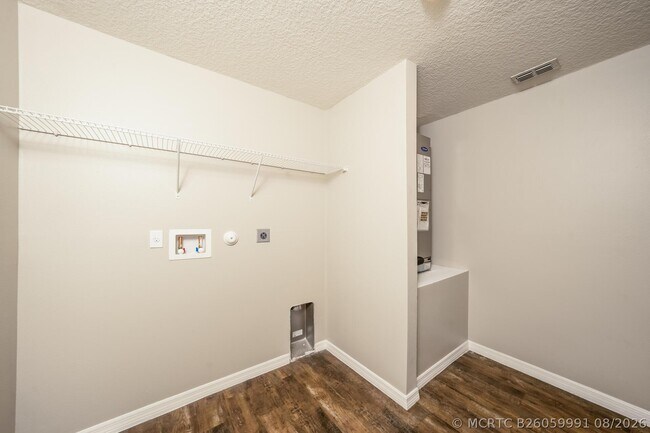 Building Photo - 1551 SE Coply St