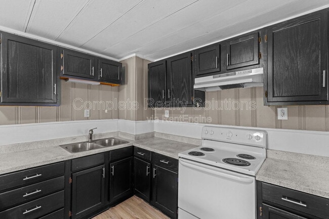 Building Photo - 2724 Pasteur Ave