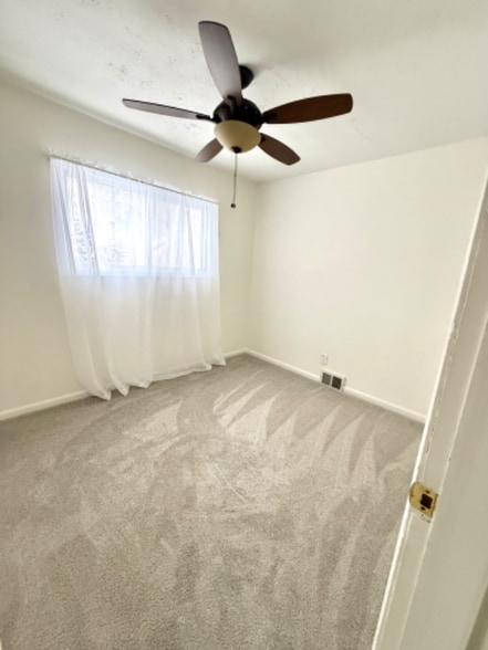 Building Photo - 18288 Deering St