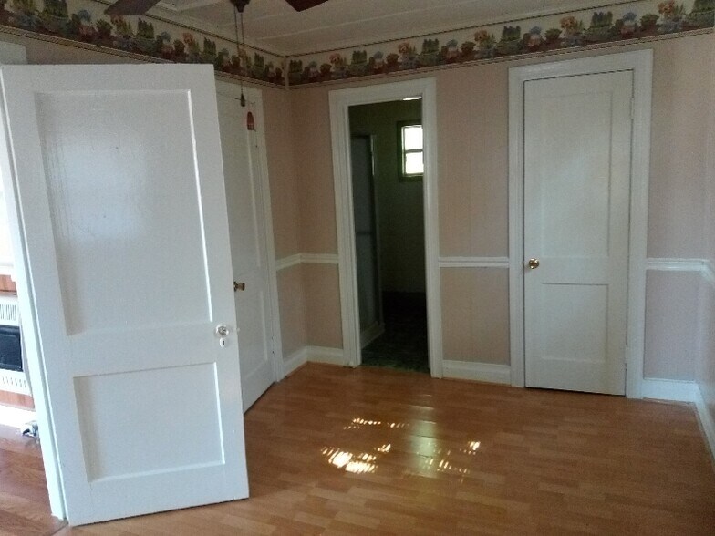 Building Photo - 224 Clement Ave