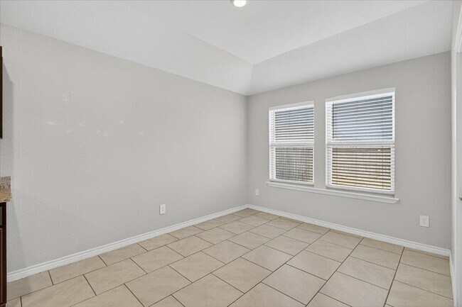 Building Photo - 3909 Shiva Dr