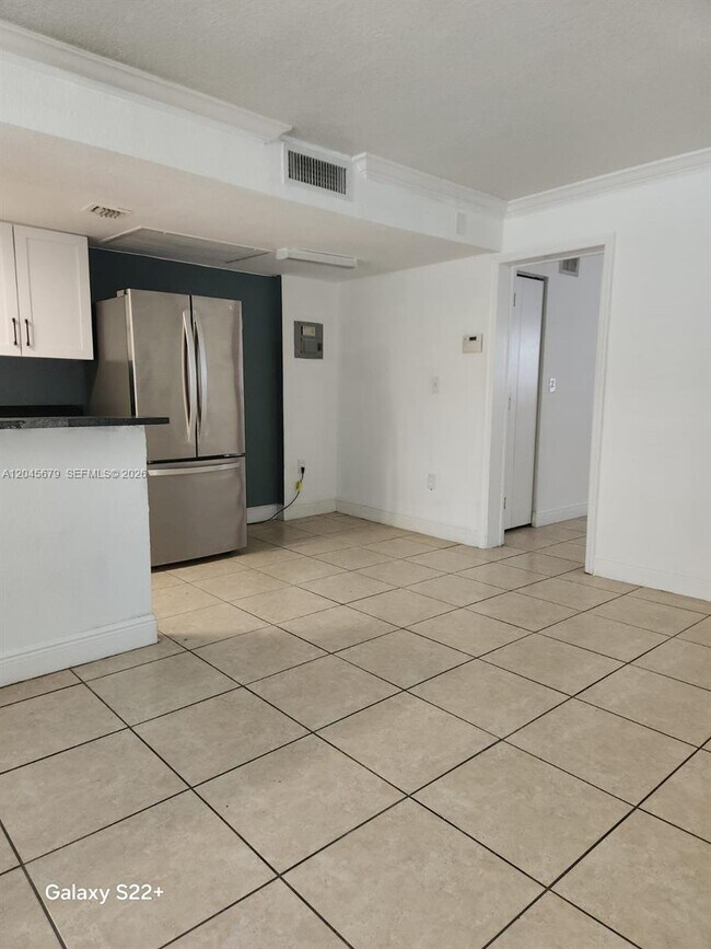 Building Photo - 3901 SW 112th Ave
