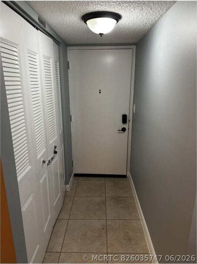 Building Photo - 955 Dotterel Rd