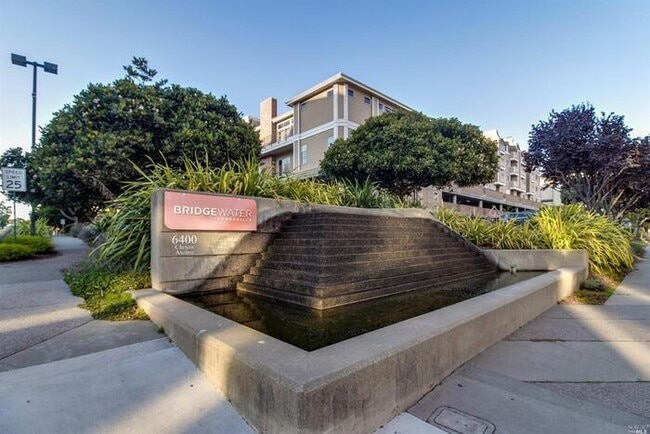 Building Photo - Perectly Located, Spacious, 2bed/ 2bath, Emeryville Condo For Rent