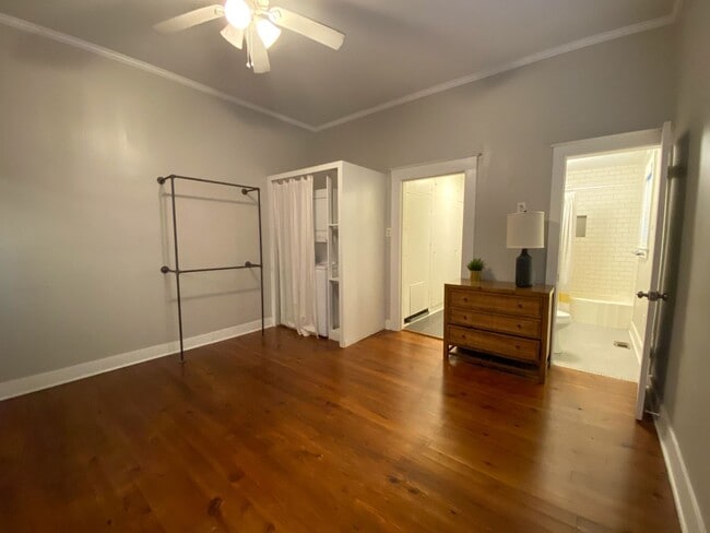 Building Photo - Updated 1 Bedroom in Cooper Young!!