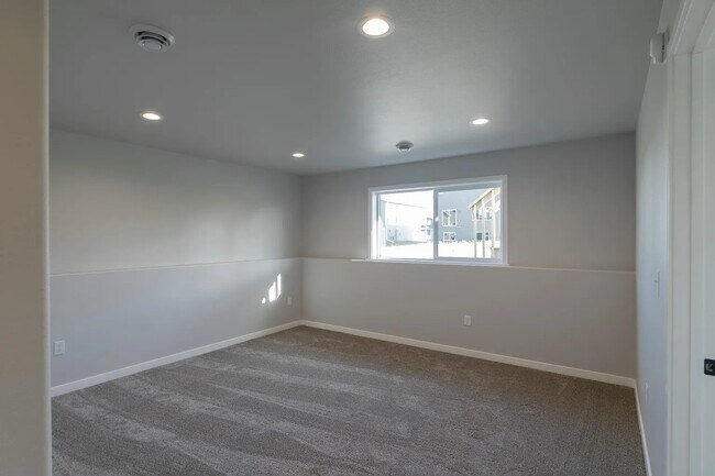 Building Photo - 6232 86th Ave S