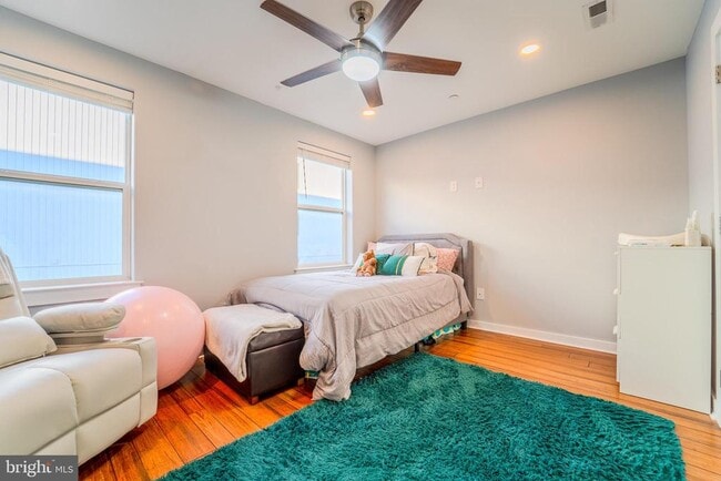 Building Photo - 617 McClellan St