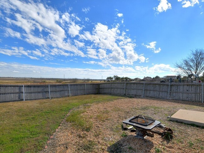 Building Photo - Beautiful 4 Bedroom / 2 Bath Home in Eagle...