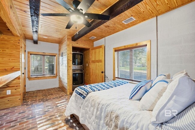 Building Photo - 27522 Burkhardt Dr