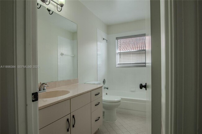 Building Photo - 7440 NW 65th Ln