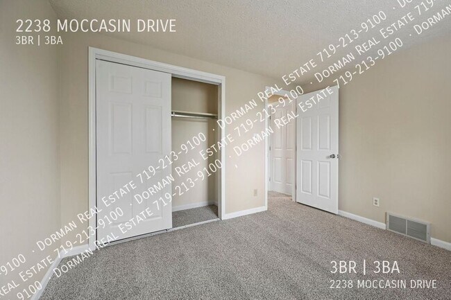 Building Photo - 2238 Moccassin Dr