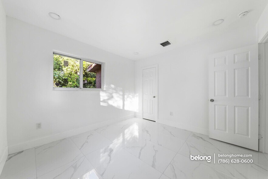 Building Photo - 801 NW 109th St