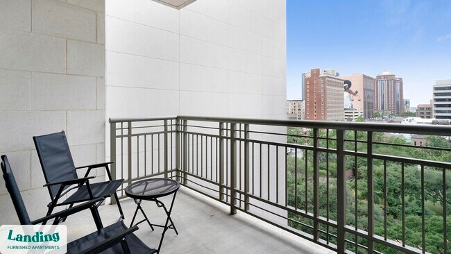 Building Photo - 777 Preston St