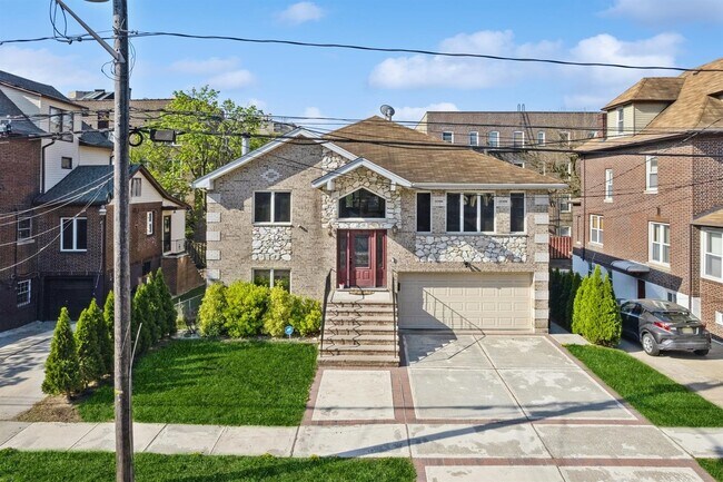 Building Photo - 13 75th St