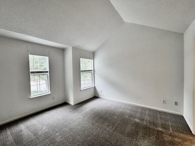 Building Photo - 2-Bedroom Condo Ready NOW! 2 Primary Suite...
