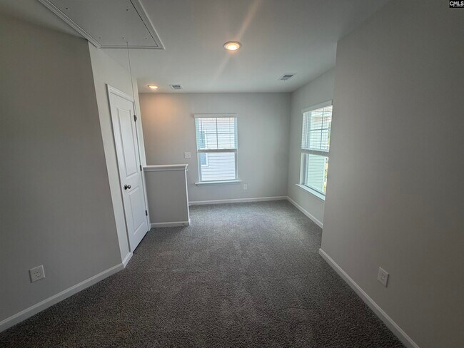 Building Photo - 178 Laurinton Farms Rd