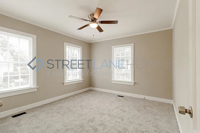 Building Photo - 916 Glenridge Dr