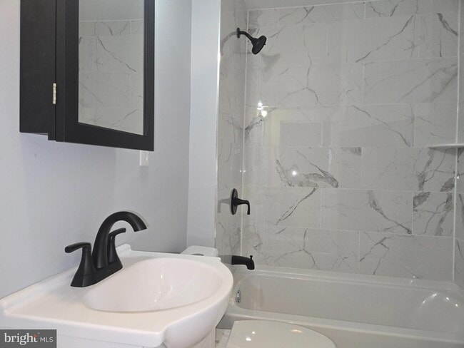 Building Photo - 2909 Markley Ave