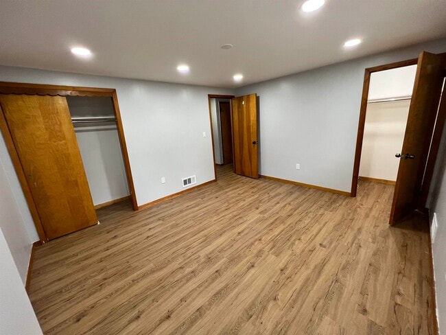 Building Photo - 18 Birk St