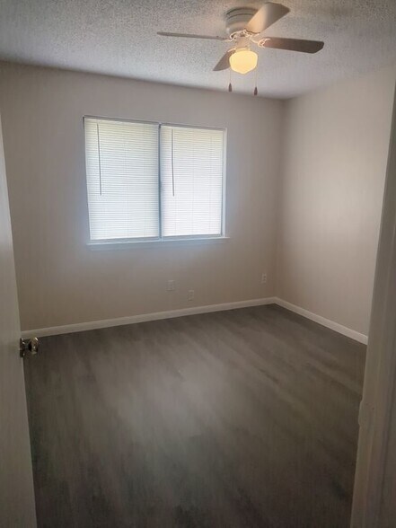Building Photo - 701 Brazos Dr