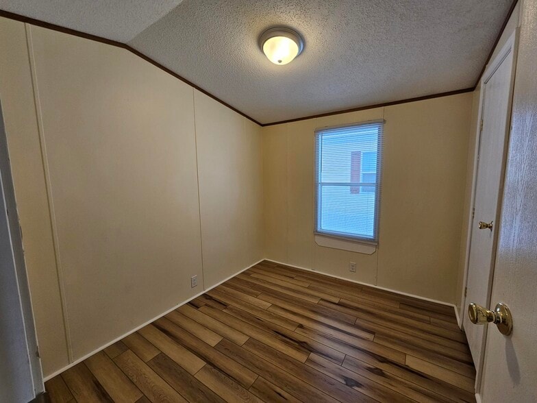 Building Photo - 5687 Lowell Rd