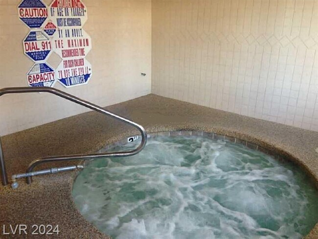 Building Photo - 4450 Sandy River Dr