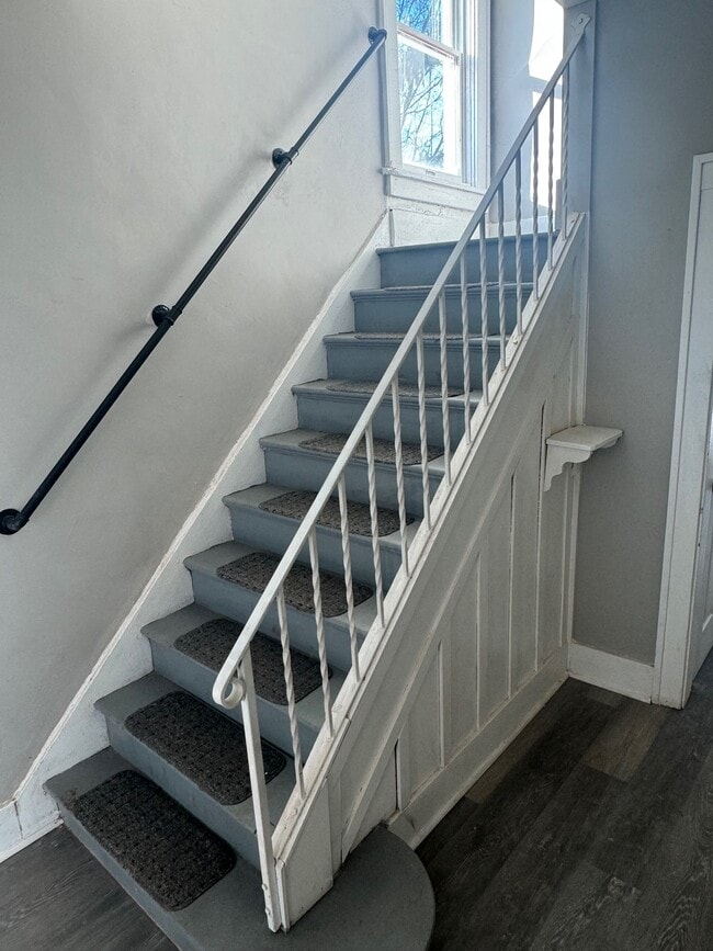 Building Photo - 1410 Meadow St