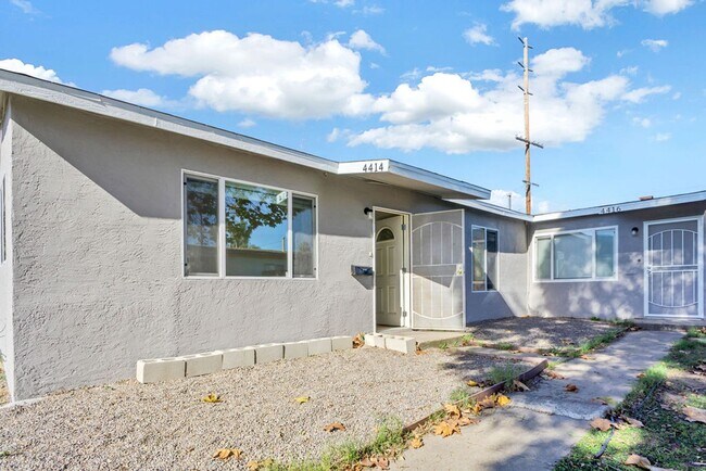 Building Photo - Clairemont Mesa Blvd 4414-4416 Duplex