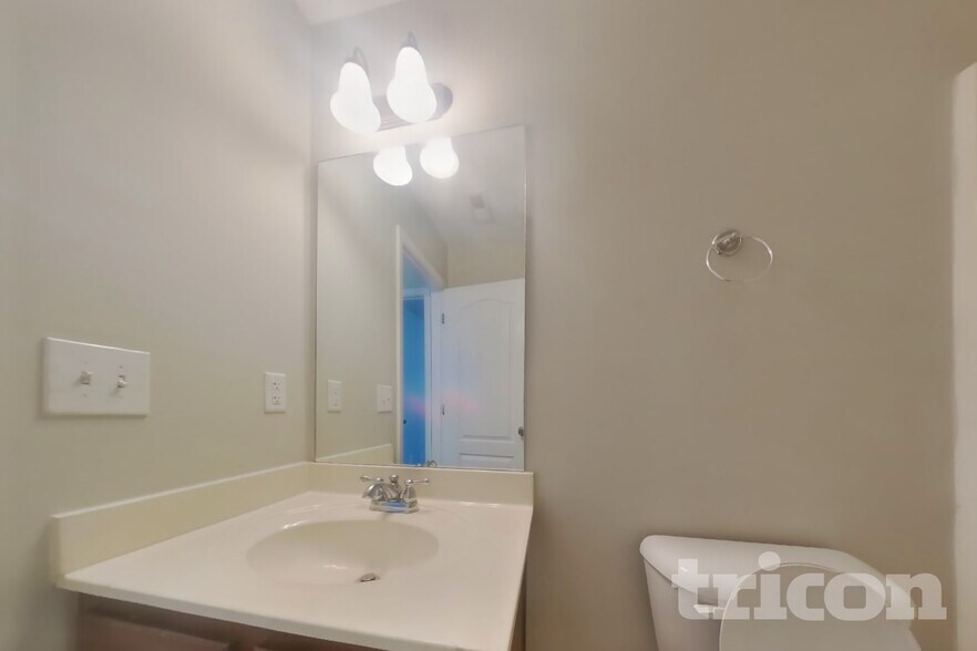 Building Photo - 227 Bethany Manor Ct